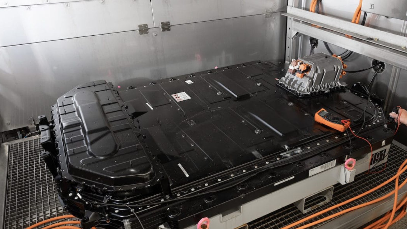 Manual Battery Cleaning & Degreasing Process Monitoring
